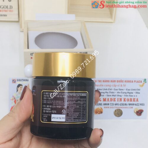 Trên Tay 1 lọ Cao Linh Chi Hàn Quốc Gold Hộp Gỗ Trắng Thượng Hạng