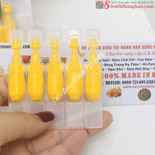 Trên tay 1 vỉ chứa 5 ống Tinh Nghệ Nano Curcumin Gold Hàn Quốc