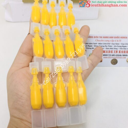 Trên tay 4 vỉ chứa 15 ống Tinh Nghệ Nano Curcumin Gold Hàn Quốc