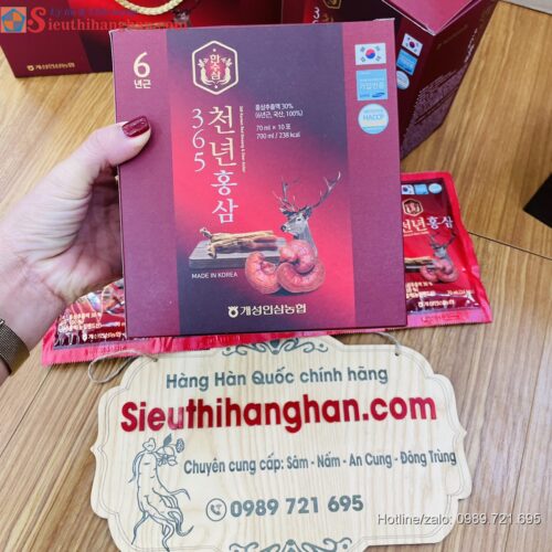 trên tay gói 365 Korean Red Ginseng & Deer Antler nước Hồng sâm Linh chi Nhung hươu Thơm Ngon Bổ Dưỡng