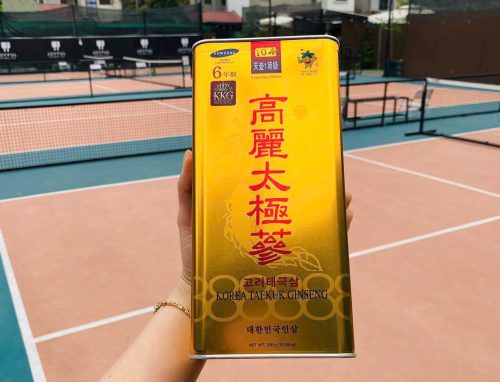 Trên tay hộp sâm sờ cấn tay mướt mịn