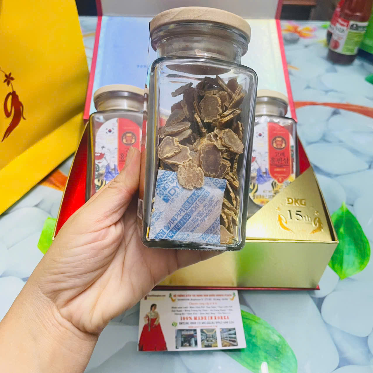 Trên tay lọ hộp sâm cao ly chính hiệu Daedong